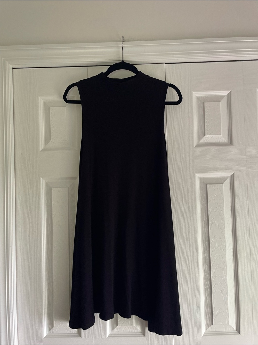 Adrienne Vittadini Black Sleeveless Mini Dress